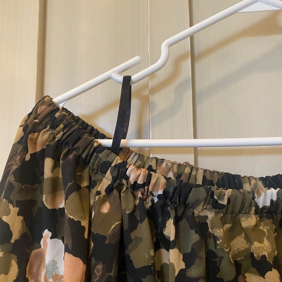 French Connection Off the shoulder dress - Picture 7 of 8